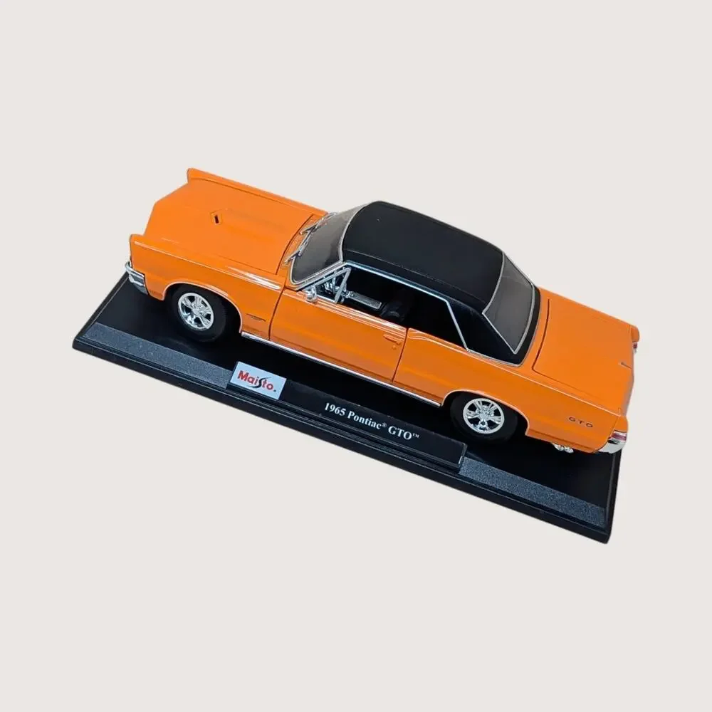 Maisto 1/18 1965 Pontiac GTO Special Edition Die Cast Car Orange